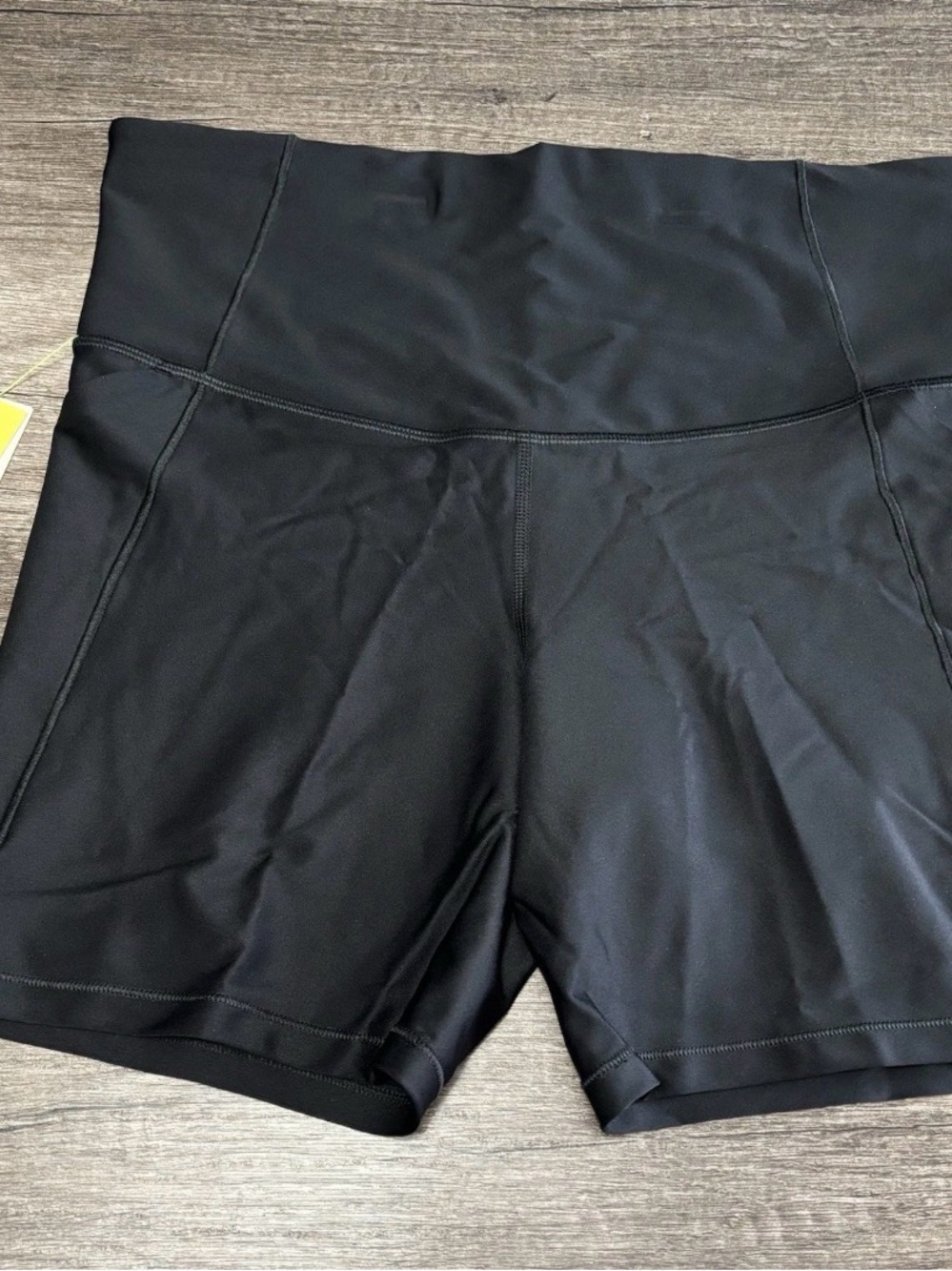 All In Motion Effortless Support Athletic Shorts Black 6" Inseam
Pockets Stretch